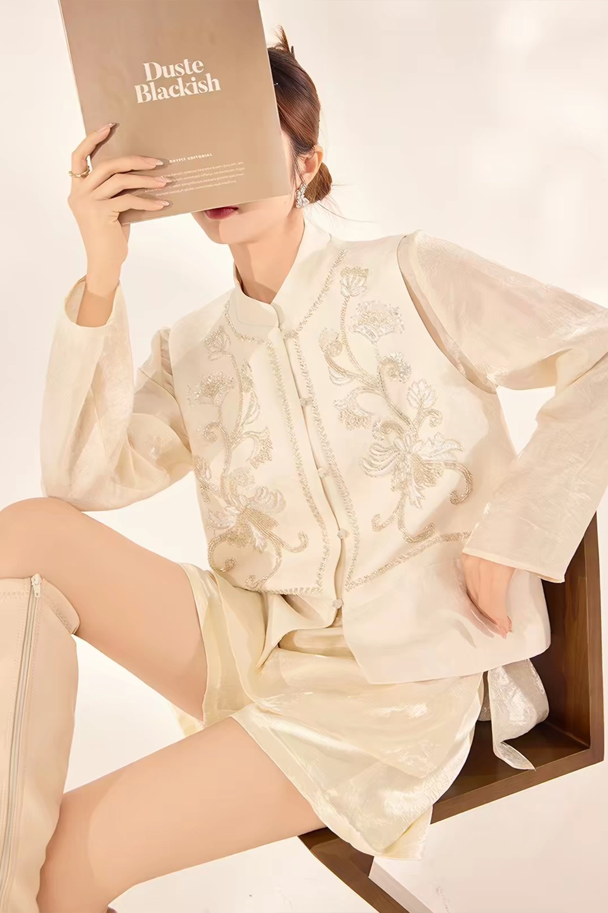 New Chinese-style sequin embroidery design vest