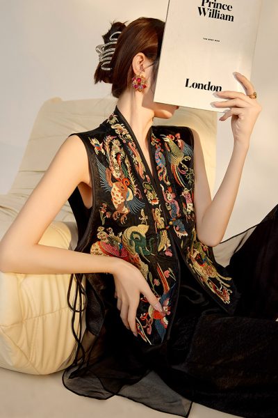 Chinese-style high-end mulberry silk embroidered vest