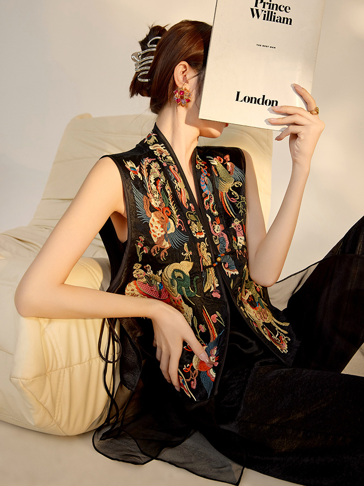 Chinese-style high-end mulberry silk embroidered vest
