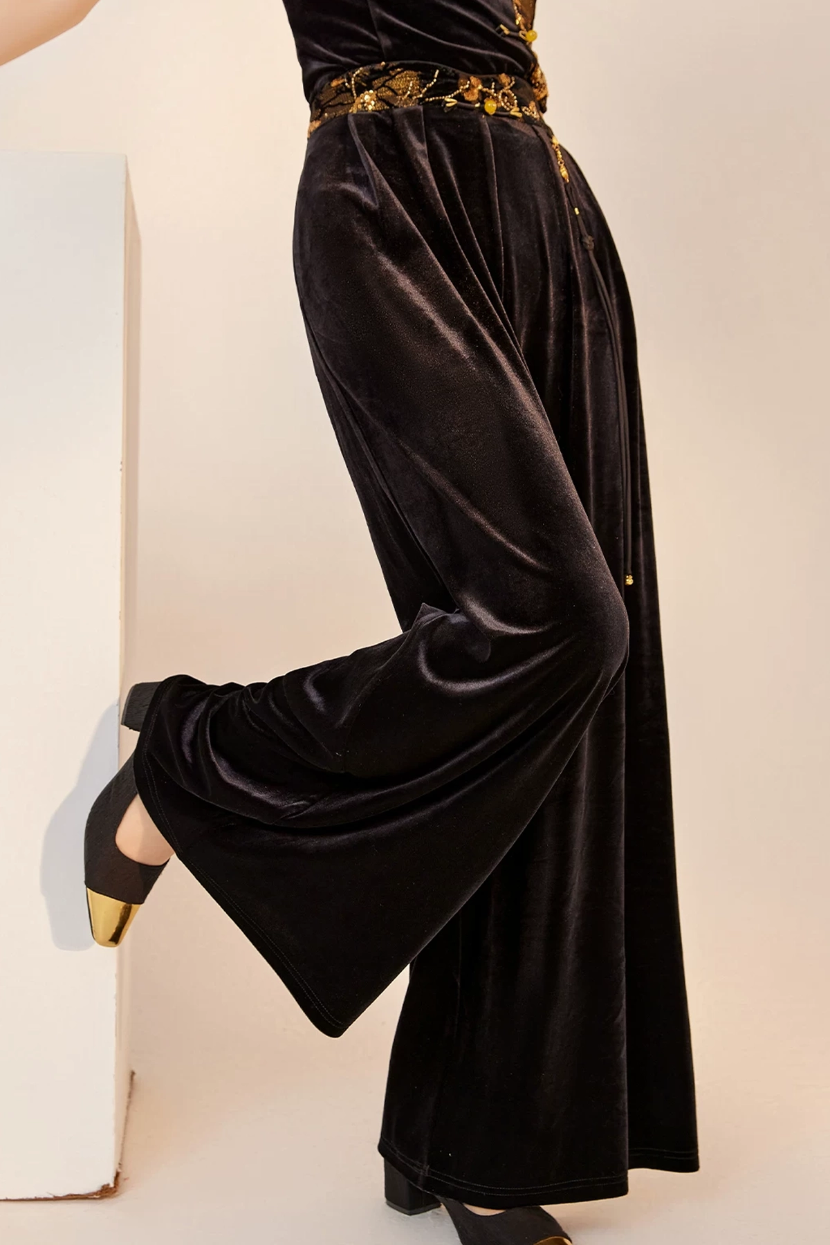 Chinese-style embroidery lightweight luxury loose pants